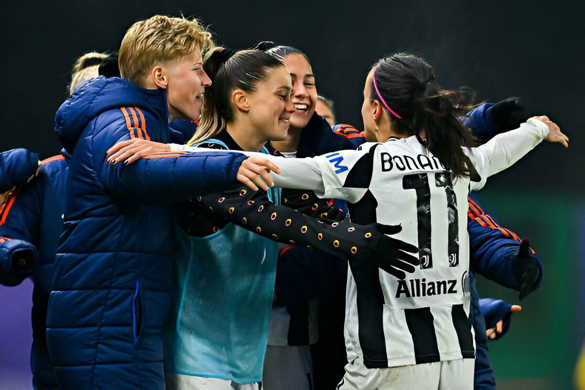 Barbara Bonansea of Juventus (right) celebrates with her team-mates after scoring a goal during the Women Serie A match between Fiorentina and Juventus at Viola Park on December 15, 2024 in Florence, Italy.