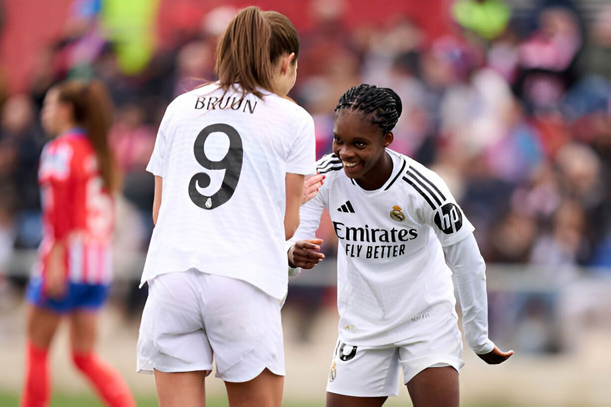 Linda Caicedo of Real Madrid celebrates with Signe Bruun after scoring the team's first goal during the Liga F match between Atletico de Madrid and Real Madrid CF at Centro Deportivo Alcala de Henares on January 05, 2025 in Madrid, Spain.