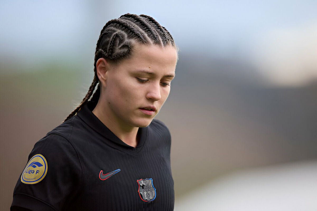 Claudia Pina of FC Barcelona looks on during the Liga F match between Real Sociedad and FC Barcelona at Zubieta on January 05, 2025 in San Sebastian, Spain.